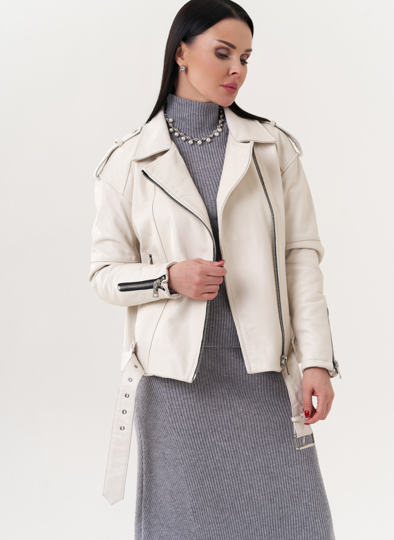 Светлая кожаная куртка "косуха"