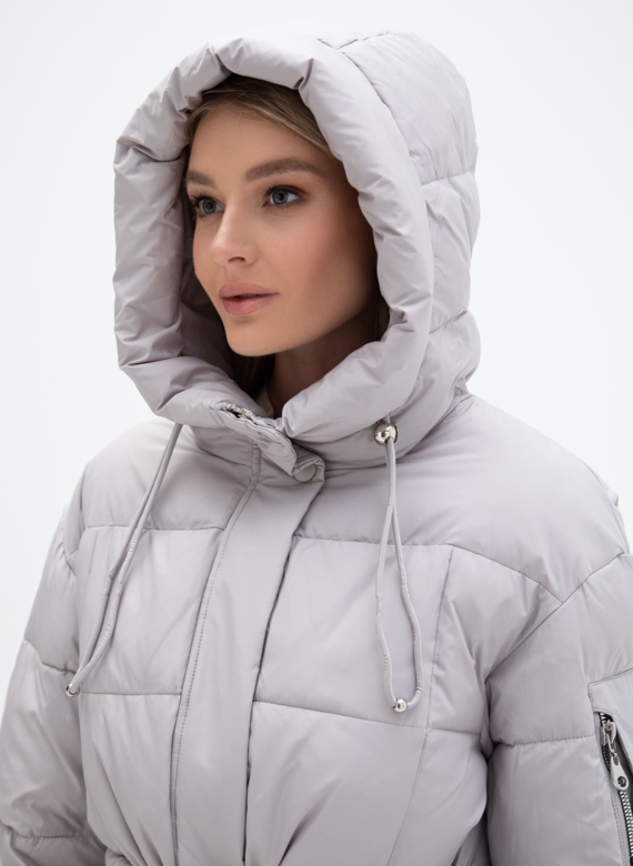 Женский пуховик с капюшоном 