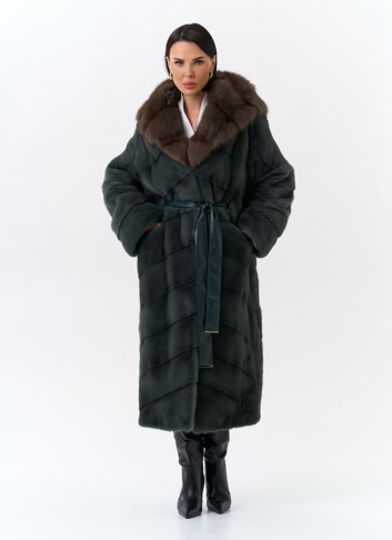 Шуба из меха норки с капюшоном из меха куницы Шуба из меха норки с капюшоном из меха куницы