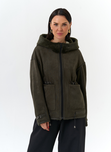 Женская дубленка из эко замши с капюшоном