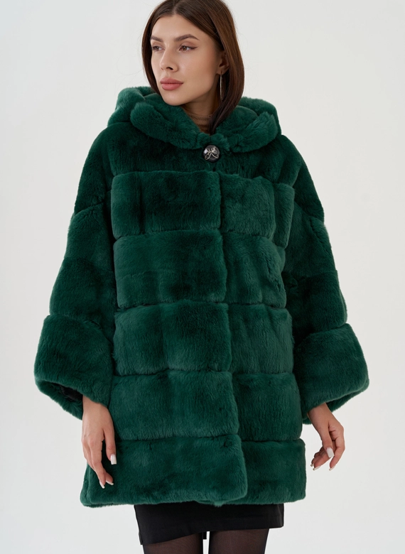 Шуба из меха кролика с капюшоном