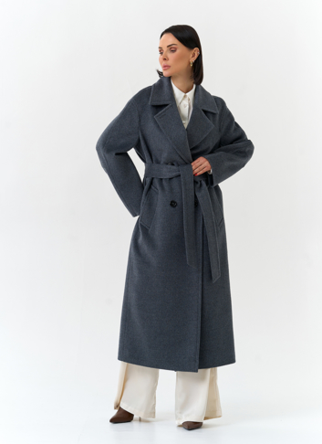 Женское пальто с английским воротником
