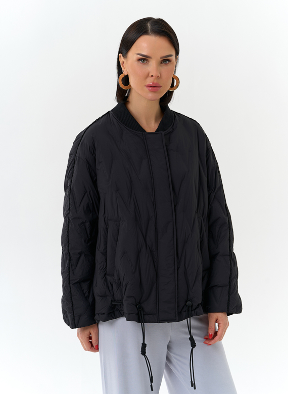 Женская куртка бомбер черного цвета