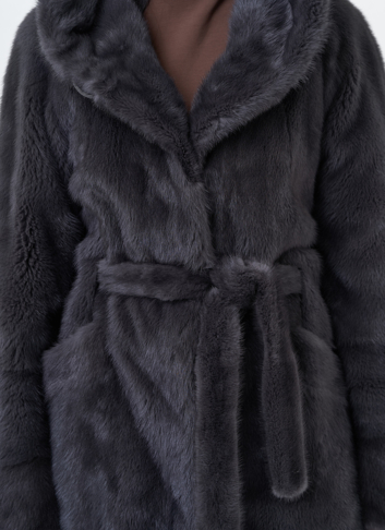 Короткая норковая шуба с капюшоном