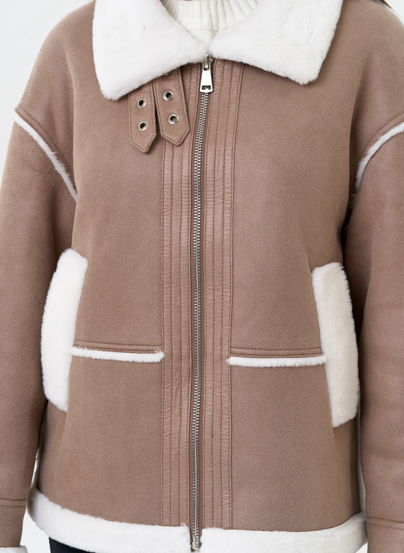 Женская дубленка из эко замши с воротником стойкой