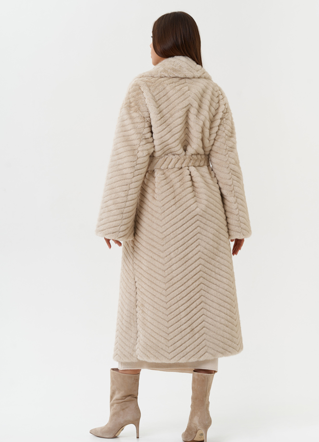 Длинное пальто из эко меха модель № 28451 универмаг малина