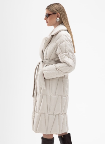 Женский пуховик с английским воротником