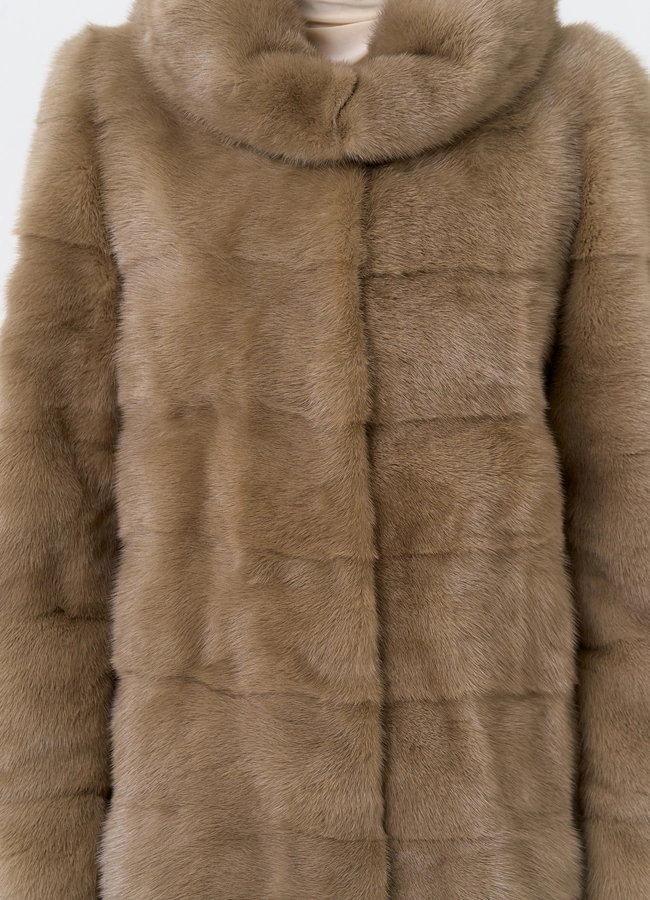 Поперечная норковая шуба с капюшоном модель № 31331 в рассрочку