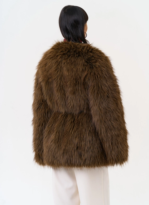 Женская шуба из эко меха с декоративным поясом