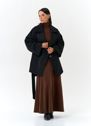 Женское укороченное пальто черного цвета